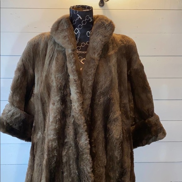 TRUE VINTAGE Revillon Freres Authentic Fur Coat - Picture 2 of 9